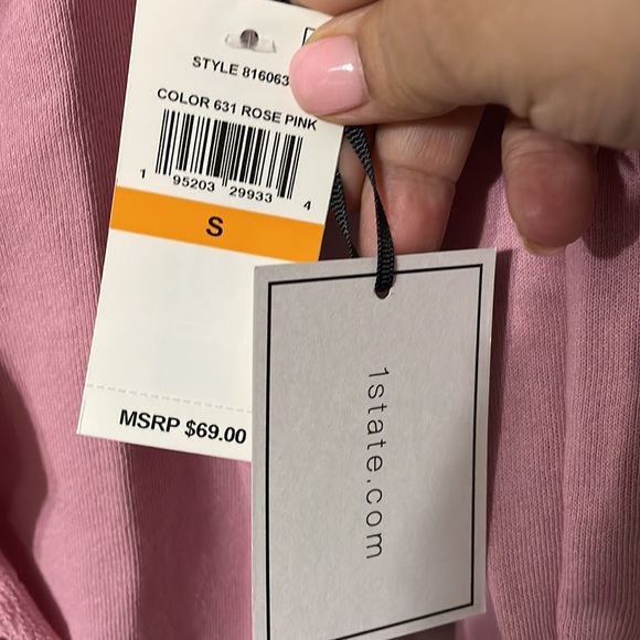 Pink long sleeve with ruffled arms. - Picture 2 of 3